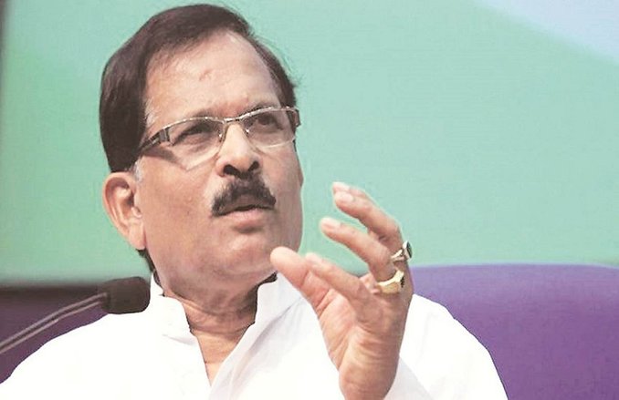 कोरोना: गोवा सरकार ने बताया- मौत के दरवाज़े से लौटे आयुष मंत्री श्रीपद नाइक, प्लाज़्मा थेरेपी शुरू, पीएम ने किया फ़ोन- कोई कमी न रहे