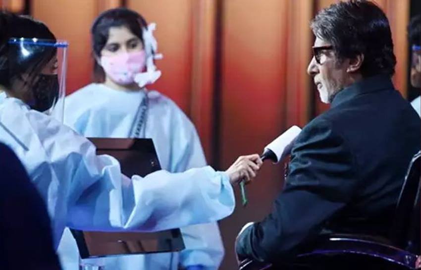 अमिताभ बच्चन सेट पर ना तो किसी से हाथ मिलाते हैं औऱ ना ही गले लगते हैं।