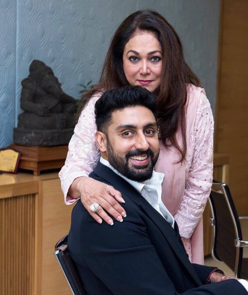 Anil Ambani Property, tina munim age