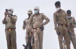 बिहार: डकैती के बाद उठा ले गए थे बेटी को, 4 दिन बाद भी खाक छान रही पुलिस; CM से कार्रवाई की मांग