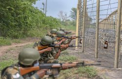 भारत-चीन तनाव का फायदा उठा रहा पाकिस्तान? कश्मीर में तोड़ा युद्ध विराम उल्लंघन का 17 साल का रिकॉर्ड