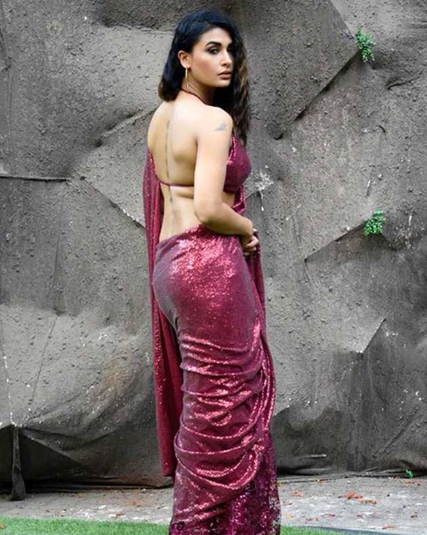 बता दें कि पवित्रा पुनिया उत्तर प्रदेश के बागपत की रहने वाली हैं और उनकी पढ़ाई-लिखाई दिल्ली में हुई है। पवित्रा के पिता दिल्ली पुलिस में काम करते हैं।