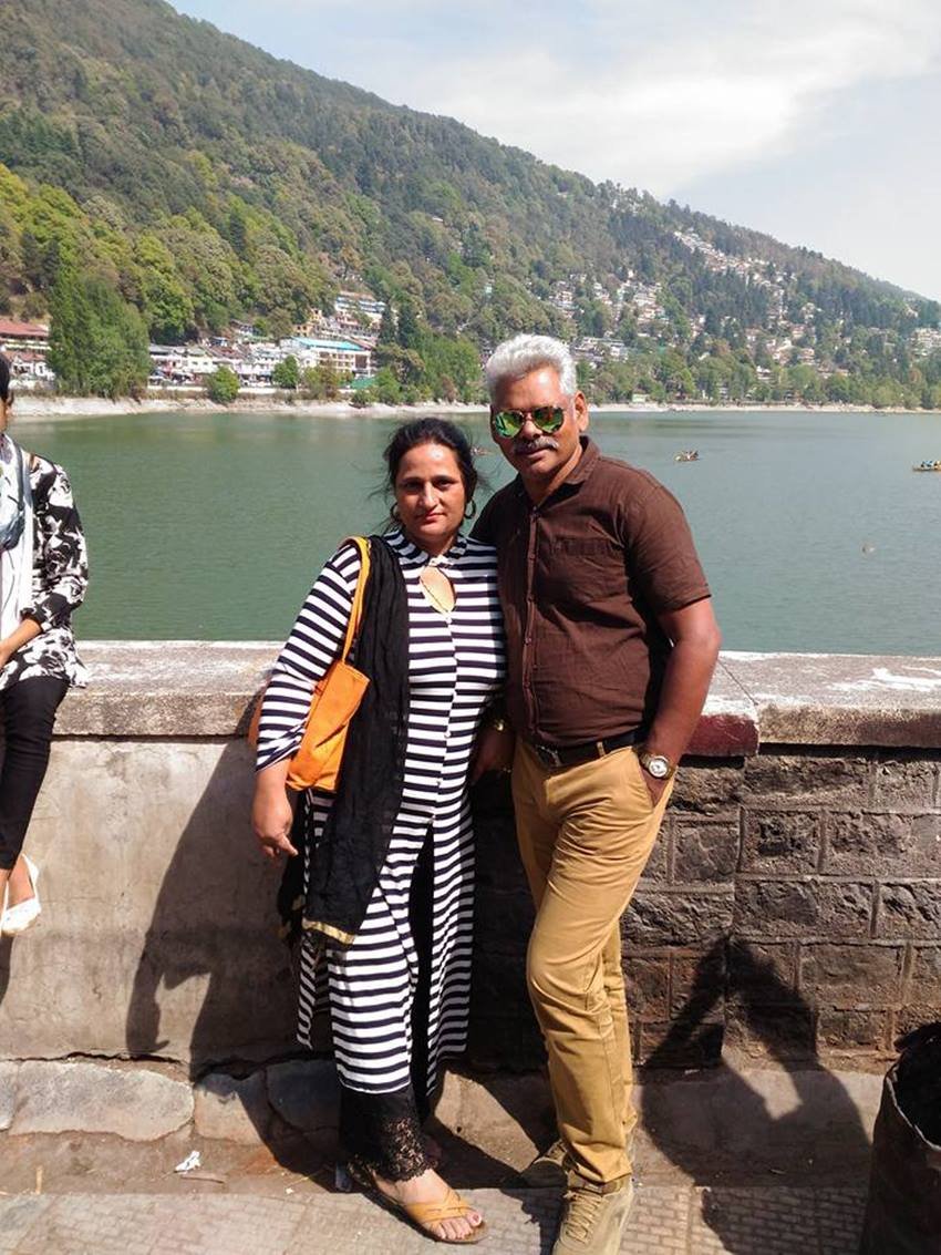 गुलशन पांडे सोशल मीडिया में भी काफी एक्टिव हैं। वह आए दिन अपनी औऱ फैमिली की फोटोज शेयर करते रहते हैं।