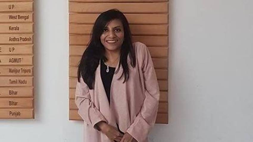 इरा ने बीटेक और एमबीए की पढ़ाई करने के बाद पहले कोका कोला कंपनी में काम किया औऱ फिर कैडबरी जॉइन कर ली। कैडबरी में उन्हें अच्छी खासी सैलरी मिलती थी।