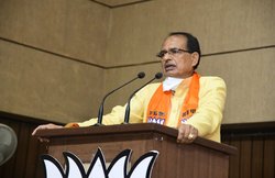 ‘रुतबा तब तक है, जब तक है सरकार’, मंत्रियों से दो टूक बोले CM शिवराज- लेटरहेड पर नाम लिखा माला पहनने से नहीं चलेगा काम