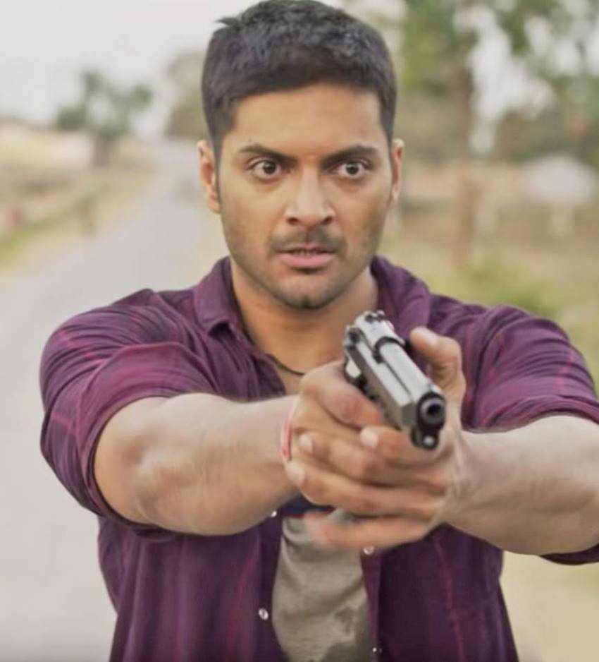 Ali Fazal: मिर्जापुर के पहले सीजन में गुड्डू भैया का किरदार निभाया था अली फजल ने। अली फ़ज़ल की कुल संपत्ति $3 Million यानि लगभग 22 करोड़ रुपये के करीब बताई जाती है।