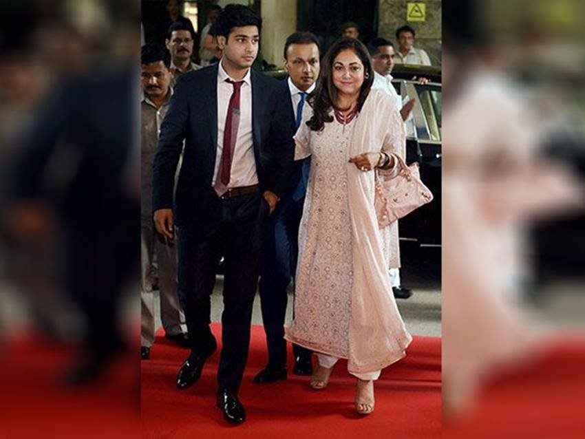 Mukesh Ambani Lovestory, Anil Ambani Son jai Anmol