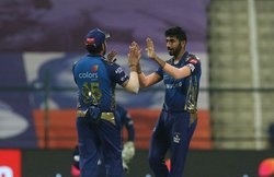 दिल्ली को नीचे खिसका मुंबई टॉप पर, पर्पल कैप के लिए रबाडा-बुमराह में जंग