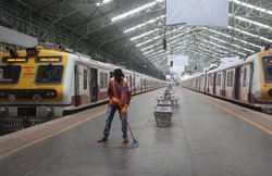 Indian Railway, IRCTC: नई 20 जोड़ी क्लोन ट्रेनों का टिकट बुकिंग शुरू, जानें ये जरूरी बातें