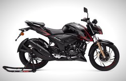 TVS Apache का सस्ता सिंगल चैनल ABS मॉडल हुआ लांच, बेहतरीन फीचर्स के साथ कीमत है बस इतनी