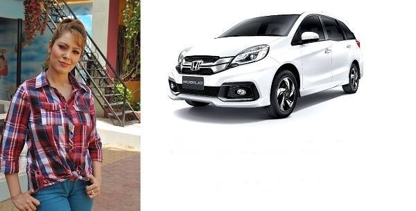मुनमुन दत्ता जो शो में बबीता जी का किरदार निभाती हैं वह होडा मबीलियो कार से चलती हैं।