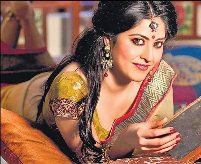 'तारक मेहता का उल्टा चश्मा' शो में बग्गा की गर्लफ्रेंड 'बावरी' का किरदार निभाने वाली मोनिका भदोरिया ने भी अचानक से शो छोड़ दिया था। उन्होंने 6 साल तक शो में काम किया था और अपनी एक्टिंग से दर्शकों के मन में अपनी जगह बनाई। आज भी मोनिका को बावरी के किरदार के रूप में याद किया जाता है।