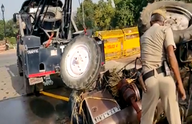 Agriculture Bill, Farm Bill Row, Tractor, Fire, India Gate