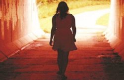 ब्लैकमेल कर प्रताड़ित कर रहा था, महिला ने पूर्व प्रेमी का प्राइवेट पार्ट काटा; केस दर्ज