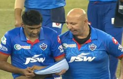 DC vs KXIP: रविचंद्रन अश्विन को चेन्नई के खिलाफ खेलने की उम्मीद, दो विकेट लेने के बाद कंधे में चोट के बाद हो गए थे मैच से बाहर