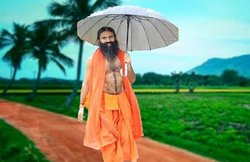 बाबा रामदेव को इस दंपती ने दिया था बिजनेस शुरू करने के लिए पहला लोन, बिना अकाउंट मिले थे 60 करोड़ रुपये