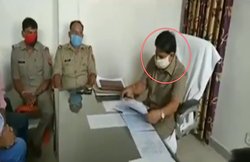 अलीगढ़: थाने में अफसर की कुर्सी पर बैठ BJP विधायक ने दर्ज कराई FIR , IPS अधिकारी ने शेयर किया वीडियो