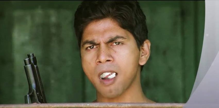 पर्पेंडिकुलर (गैंग्स ऑफ़ वासेपुर): 'गैंग्स ऑफ वासेपुर 2' के हर किरदार का अपना स्टाइल था। उन्ही में से एक पर्पेंडिकुलर का किरदार काफी पसन्द किया गया। बता दें कि पर्पेंडिकुलर की भूमिका अदा करने वाले एक्टर का नाम आदित्य कुमार है।