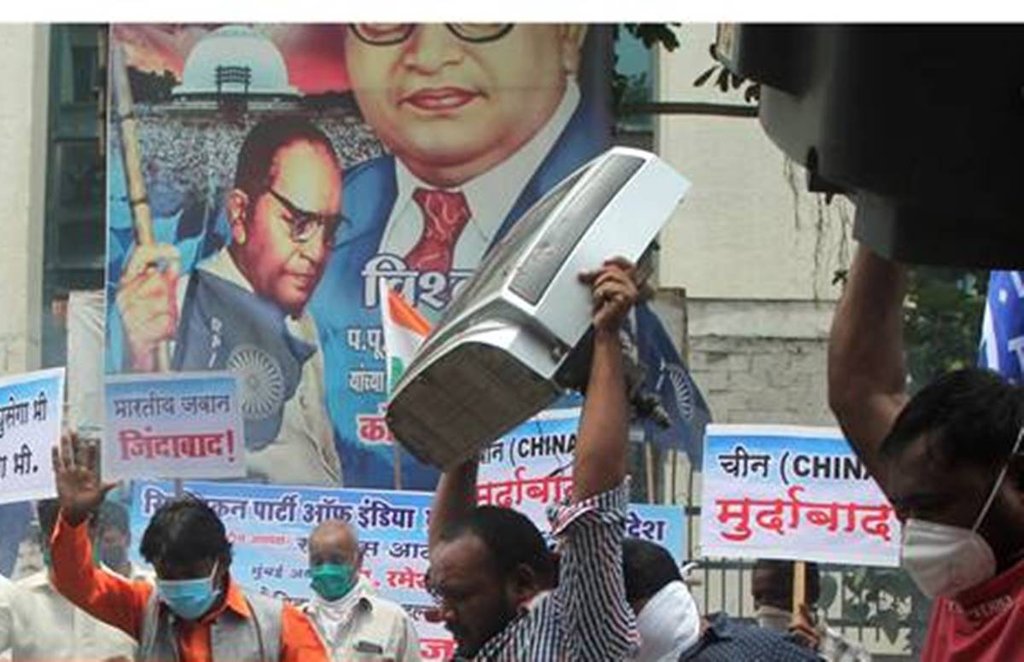 भारत और चीन के संबंधों में तनाव के बीच भारत ने कई चीनी एप्स को प्रतिबंधित कर चीन पर कूटनीतिक दबाव बनाया है। इसका असर भी दिख रहा है।