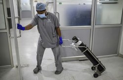 ऑक्सीजन सप्लाई ना रोकें राज्य, कोरोना से लड़ाई में है जरूरी- केंद्र का आदेश