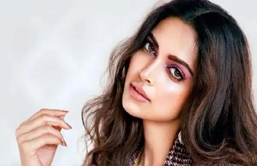 Deepika Padukone, Republic tv, Puchta Hai Bharat, Arnab Goswami, Deepika Padukone name surfaced in drugs chat,