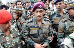 एक साल बाद ट्विटर पर महेंद्र सिंह धोनी की वापसी; राफेल का किया स्वागत, सुखोई को बताया फेवरेट