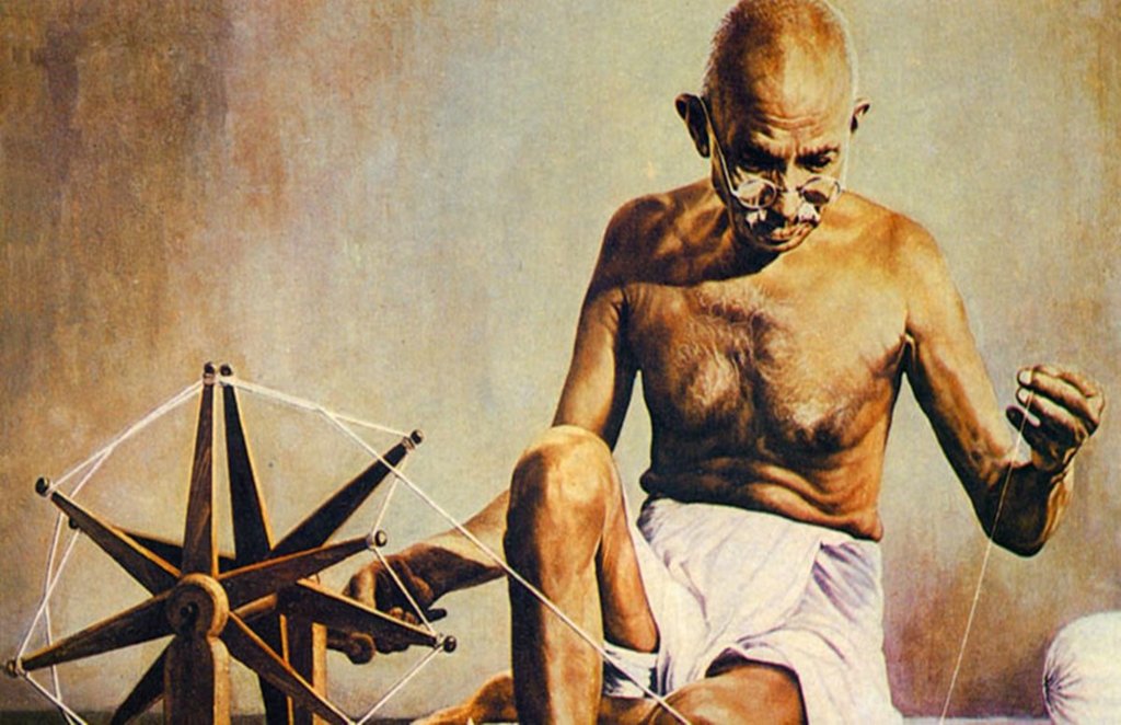 जितनी सादगी महात्मा गांधी, लाल बहादुर शास्त्री, स्वामी विवेकानंद जैसे राष्ट्रनायकों में थी, वह अब लोगों में विरले देखने को मिलती है। 