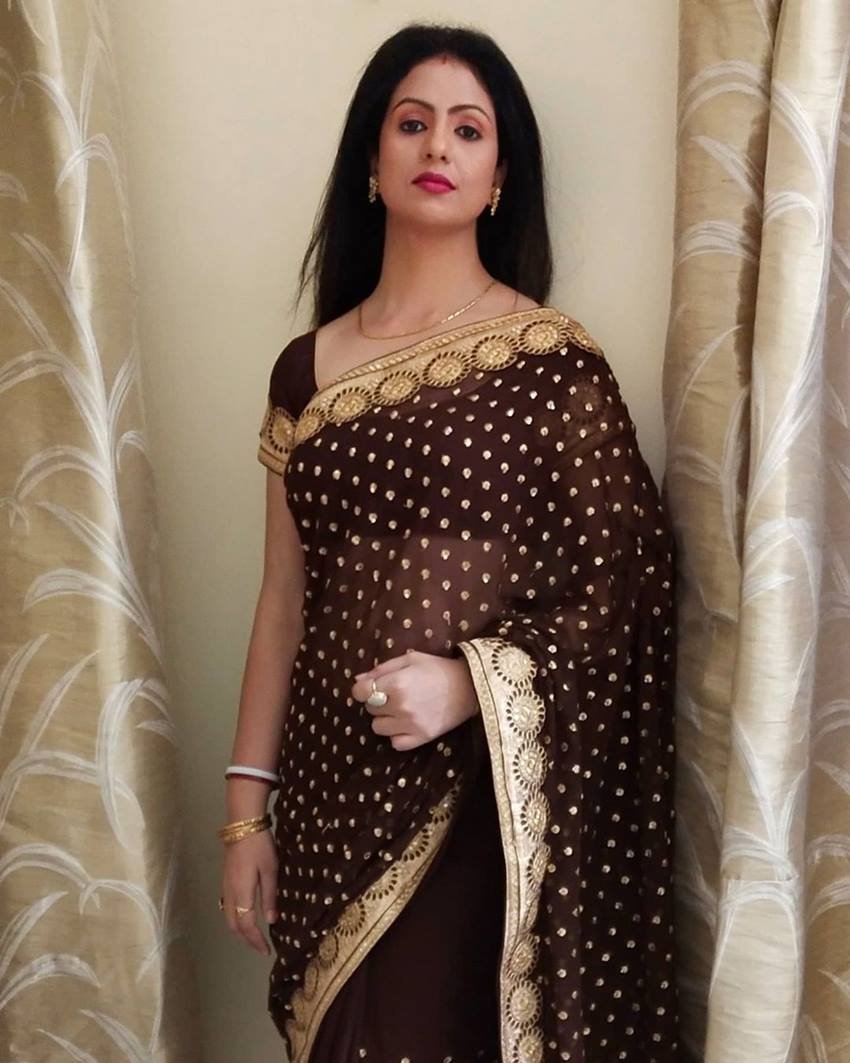 हसीन जहां के सोशल मीडिया फॉलोअर्स को भी उनका साड़ी लुक काफी पसंद आता है।