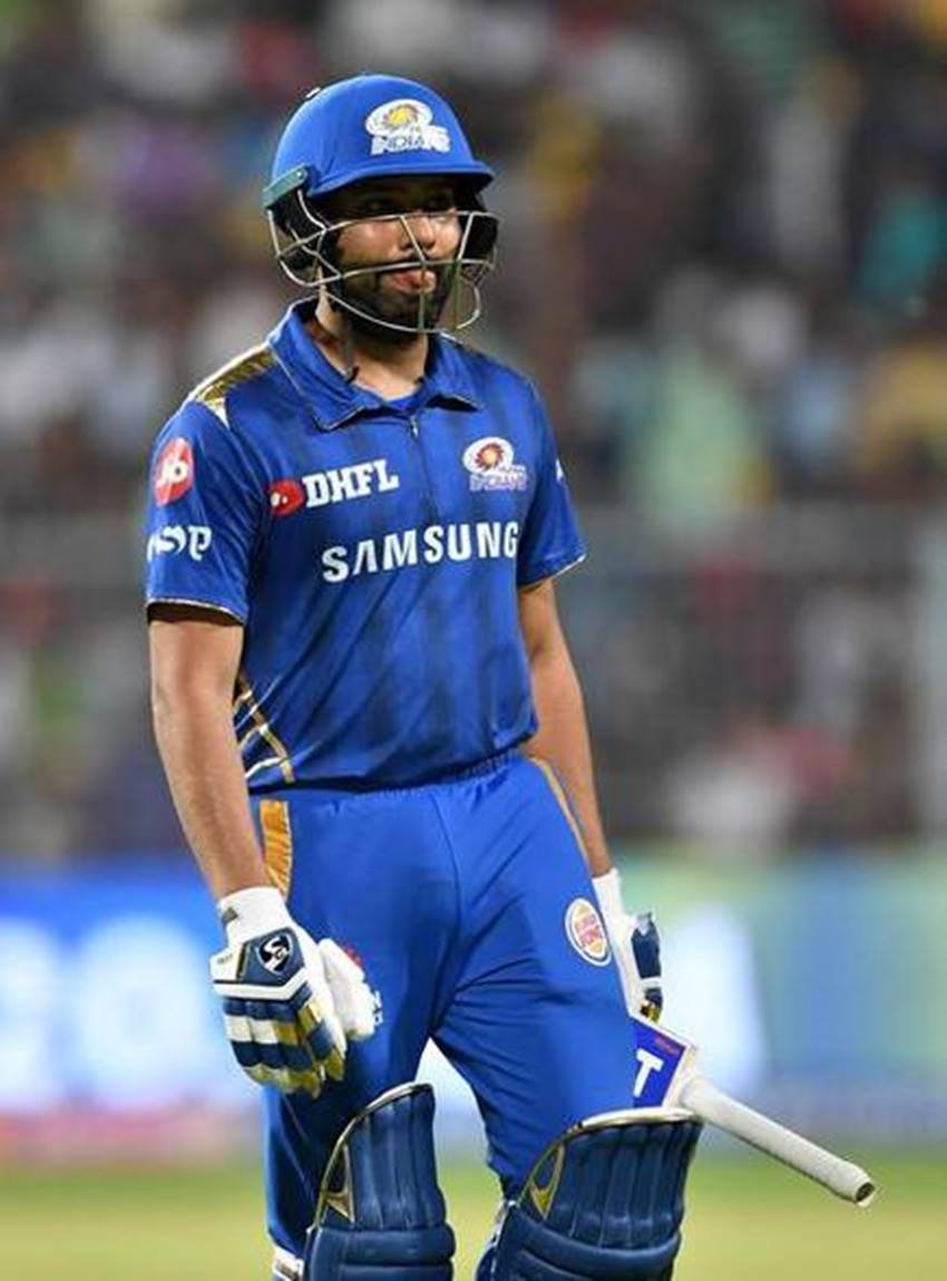 मुंबई इंडियंस के कप्तान रोहित शर्मा का मानना है कि मैदान में घुसते समय सबसे पहले दाएं पैर रखने से वह अच्छा खेल पाते हैं। जिसके बाद वे अपना पसंदीदा कोना देखते हैं और बल्लेबाजी करते वक़्त उस कोने को बार बार देखते हैं। कहा जाता है कि वे मैच से पहले कॉफी मंगाकर जरूर पीते हैं। साथ ही मैच से पहले अपनी पत्नी रितिका सजदेह को फोन करना भी उनके टोटकों में शामिल है।