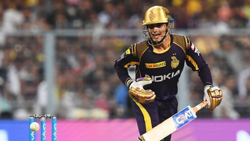 कोलकाता नाइट राइडर्स के युवा बल्लेबाज शुभमन गिल मैदान में उतरने से पहले अपनी जेब मे लाल रुमाल रखना लकी मानते हैं। बताया जाता है कि शुभमन पहले सफेद रूमाल इस्तेमाल करते थे। सफेद रुमाल जल्दी गंदा हो जाने के कारण एक दिन किसी ने उनको लाल रुमाल दिया और उसी दिन शुभमन ने शतक जड़ दिया था। तब से ही वह जेब में लाल रुमाल रखकर ही क्रीज पर उतरते हैं।