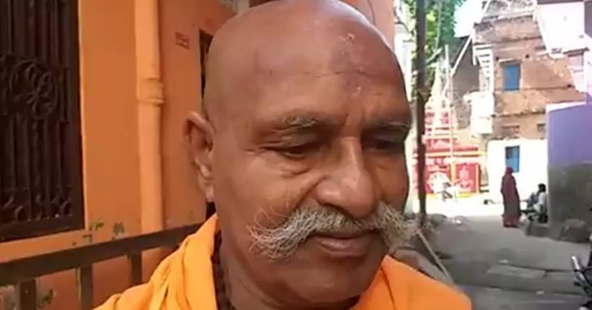 जवाहर प्रसाद के इस फैसले को विरोधी दल के नेता पब्लिसिटी स्टंट बता रहे हैं। ऐसे लोग कह रहे हैं कि अभी चुनाव जितना नजदीक आएगा ये और भी तरीकों से लोगों का ध्यान अपनी तरफ खींचने की कोशिश करेंगे।