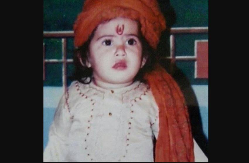 जया किशोरी महज 7 साल की उम्र से ही भजन और भक्ति गीत गा रही हैं।