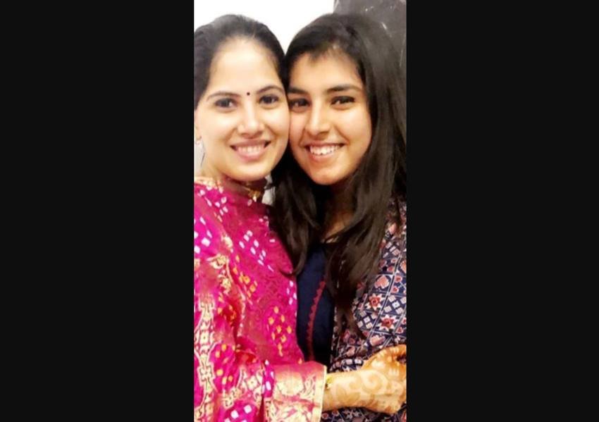 рдЬрдпрд╛ рдХрд┐рд╢реЛрд░реА рдХреА рдмрд╣рди рдЙрдирд╕реЗ рдЫреЛрдЯреА рд╣реИрдВред рдЫреЛрдЯреА рдмрд╣рди рдХрд╛ рдирд╛рдо рдЪреЗрддрдирд╛ рд╢рд░реНрдорд╛ рд╣реИред