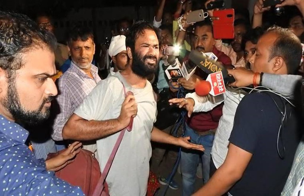 Dr. Kafeel Khan, UP CM Yogi Adityanath