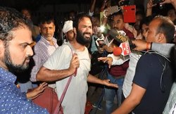 यूपी छोड़कर जयपुर पहुंचे कफील खान, बोले- प्रियंका गांधी ने दिया है सुरक्षा का भरोसा, वहां दूसरे केस में फंसा सकती है पुलिस