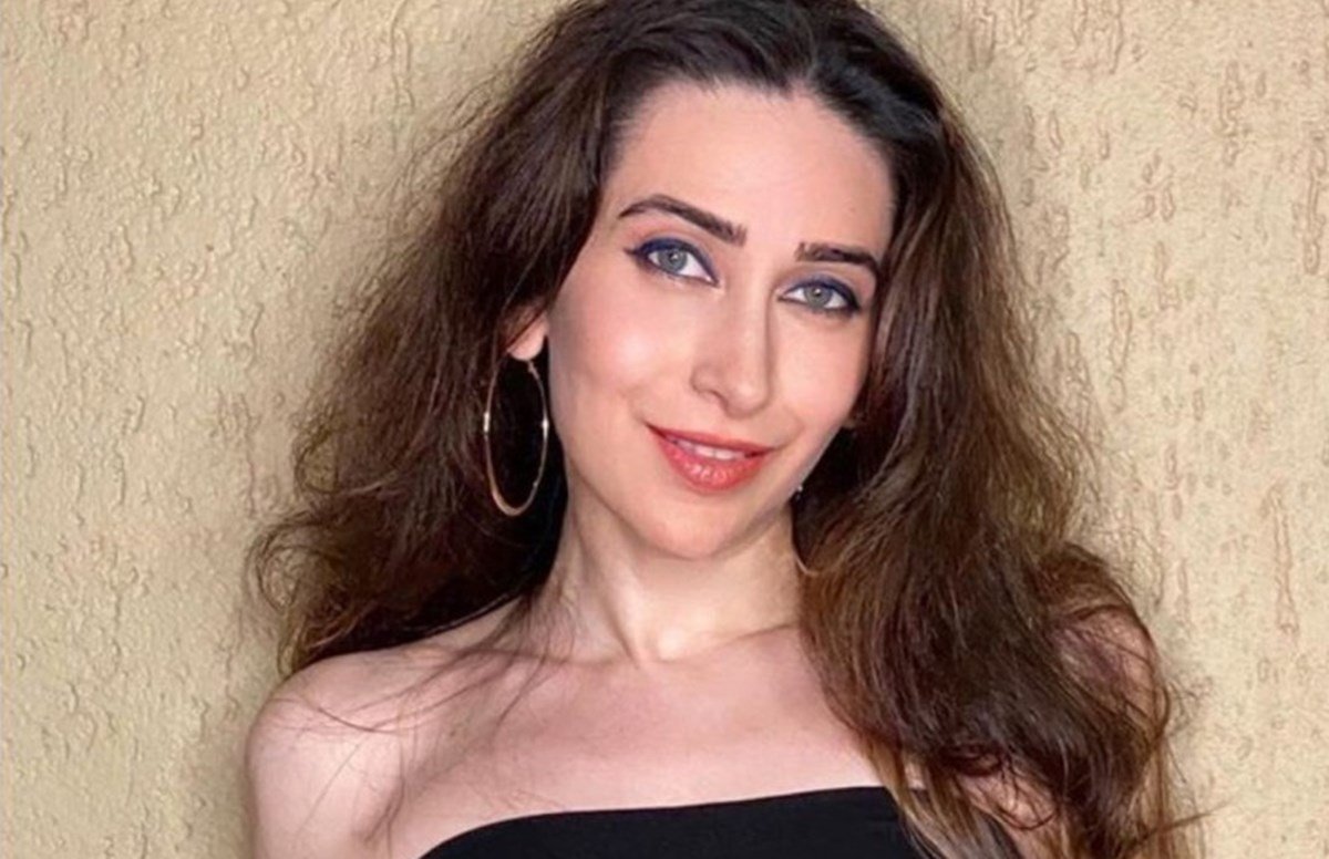 शादी करने के बाद करिश्मा कपूर का करिअर हाशिए पर आ गया। करिश्मा कपूर ने वेब सीरीज ‘मेंटलहुड’ से वापसी की है।