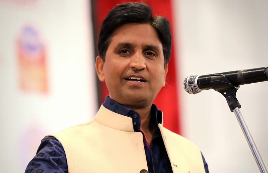 कुमार विश्वास सोशल मीडिया पर खुलकर अपने विचार व्यक्त करते हैं।