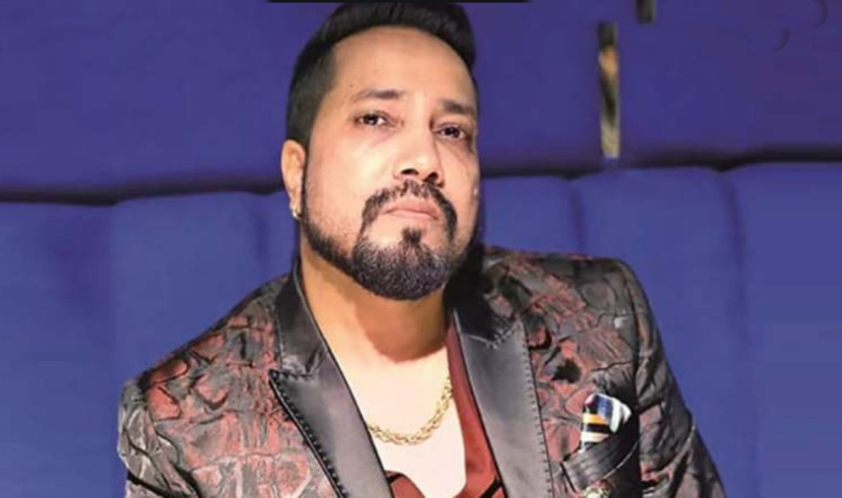 mika singh, Rakhi sawant, mika singh controversy