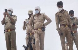 झारखंड: महिला ने प्रेमी के साथ मिल पति को मारा, ग्रामीणों ने महिला समेत 2 लोगों को पीट-पीट कर उतारा मौत के घाट; 4 हत्याओं से सनसनी