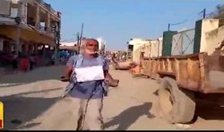 यूपी के संभल में ईनामी बदमाश ने किया अनोखा सरेंडर, गले में तख्ती लटका लिखा-मुझे गोली मत मारना