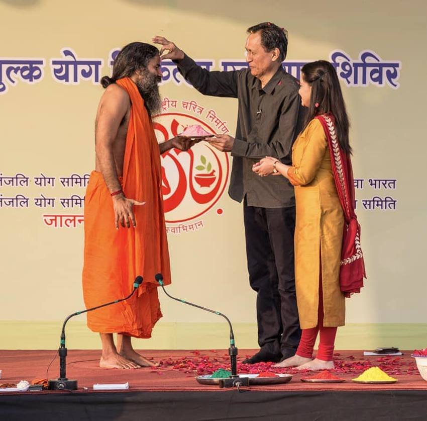 baba Ramdev and arnab goswami, Arnab goswami, republic bharat