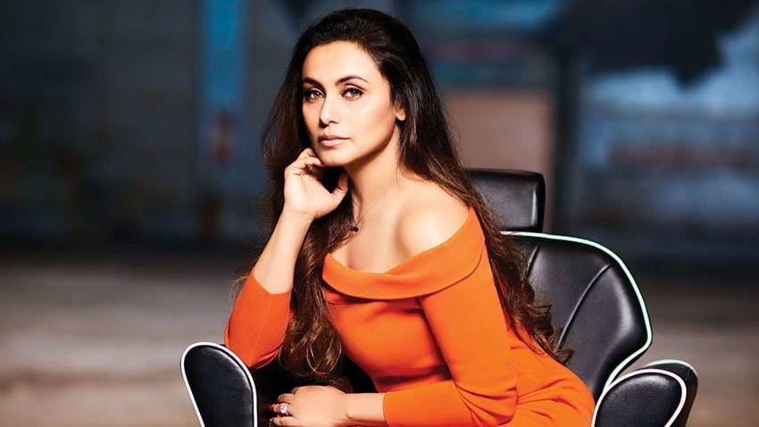 रानी मुखर्जी की हाइट केवल 5 फुट 2 इंच है लेकिन उन्होंने अपने एक्टिंग से बड़ी बड़ी ऊचाइयों को छुआ है। करियर के शुरुआत में उनकी हाइट को लेकर काफी आलोचनाएं हुई थीं पर उन्होंने अपना पूरा ध्यान केवल अपनी एक्टिंग पर लगाया।