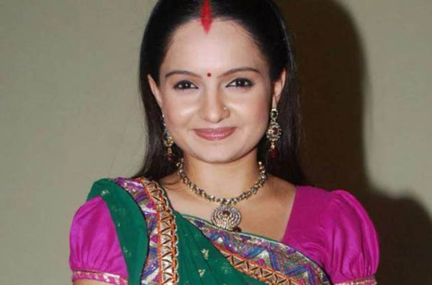 साथ निभाना साथिया सीरियल में डरी व सहमी सी महिला यानी गोपी बहू का किरदार जिया मानेक पर एकदम फिट बैठता था। इस सीरियल से ही वह फेमस भी हुई थीं। हालांकि कुछ वक्त बाद उन्होंने शो को अलविदा कह दिया था। जिसके बाद यह रोल देवोलिना भट्टाचार्जी ने निभाया। पिछले 5 साल से जिया मानेक को किसी छोटे पर्दे पर नहीं देखा गया है।