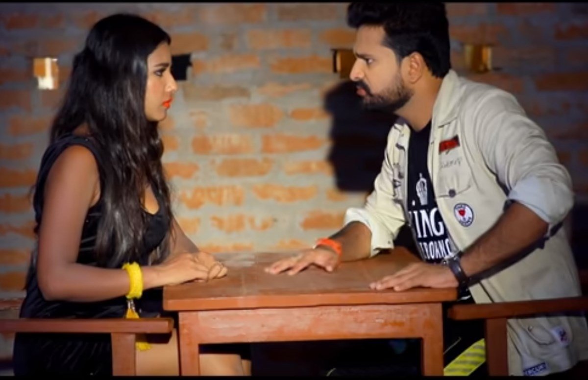 भोजपुरी सिंगर रितेश पांडे ने कौन था रैप सॉन्ग गाया है।