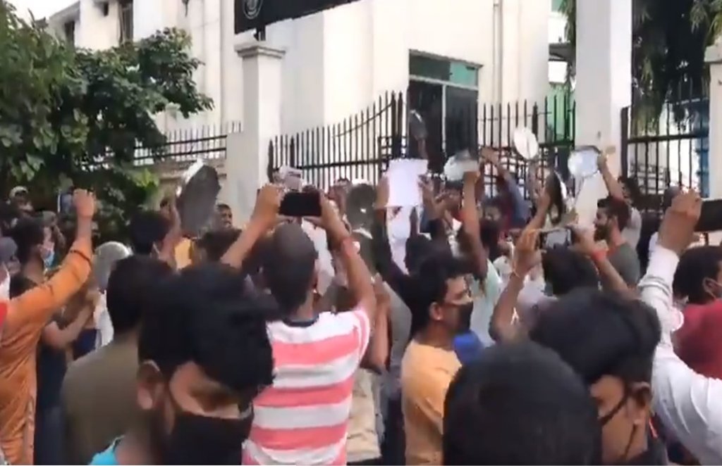 student protest piyush goyal indian railways exam neet jee ravish kumar