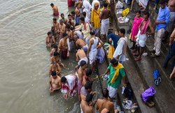 ये है हिंदुस्तान! पितृपक्ष के दौरान हिंदू शख्स ने मुस्लिम दोस्त के लिए किया ‘तर्पण’, करते हैं प्रार्थना- अगले जन्म में फिर बनें दोस्त