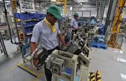 कंपनियों के लिए हायरिंग-फायरिंग आसान करने वाले श्रम कानूनों को राज्यसभा से मंजूरी, जानिए- कर्मचारियों पर क्या असर