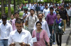 सिर्फ 4 महीनों में बेरोजगार हुए 66 लाख इंजीनियर, टीचर, अकाउंटेंट जैसे पेशवर लोग, मजदूरों पर भी बड़ी मार