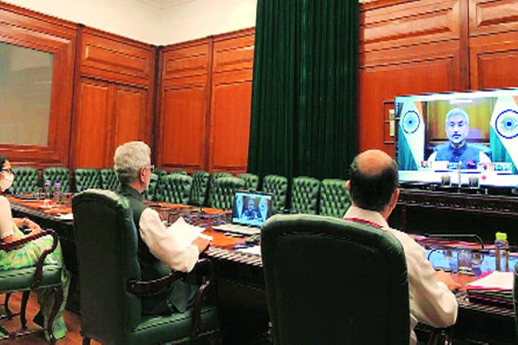 अफगानिस्तान में शांति के प्रयासों में भारत लगातार हाथ बढ़ाता रहा है। 