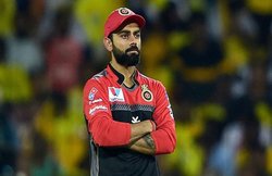 RCB के पूर्व कोच ने विराट कोहली को ठहराया चैंपियन नहीं बनने का जिम्मेदार, कहा- गलत खिलाड़ियों को करते थे सपोर्ट